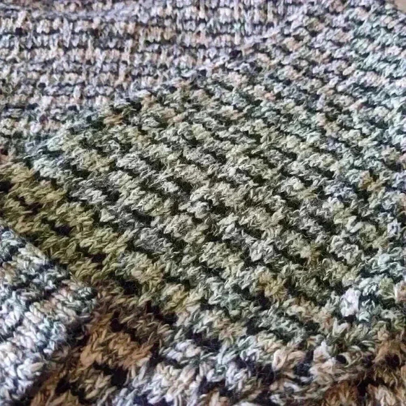 Jr Club Sweater, cropped Turtleneck,  beige gray and black, Size :XS - Picture 7 of 9